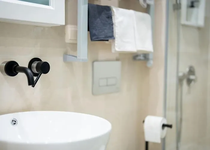 Stylish Cozy With Fireplace Apartment *