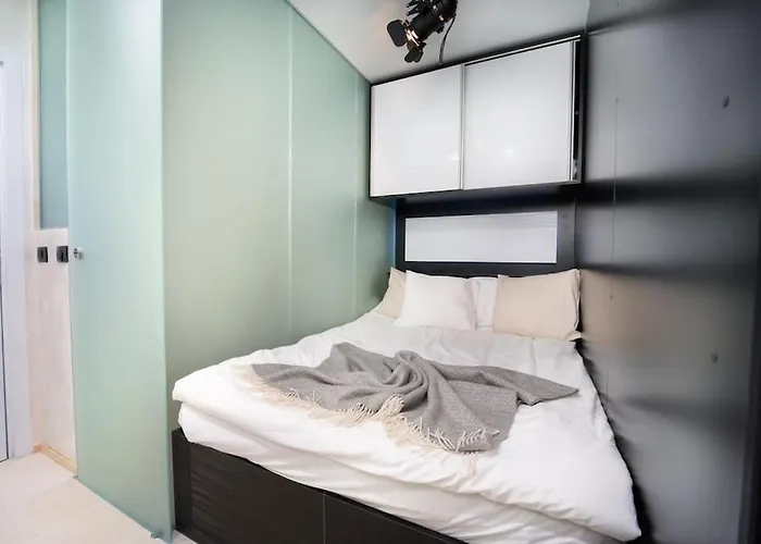 Apartment Stylish Cozy With Fireplace *